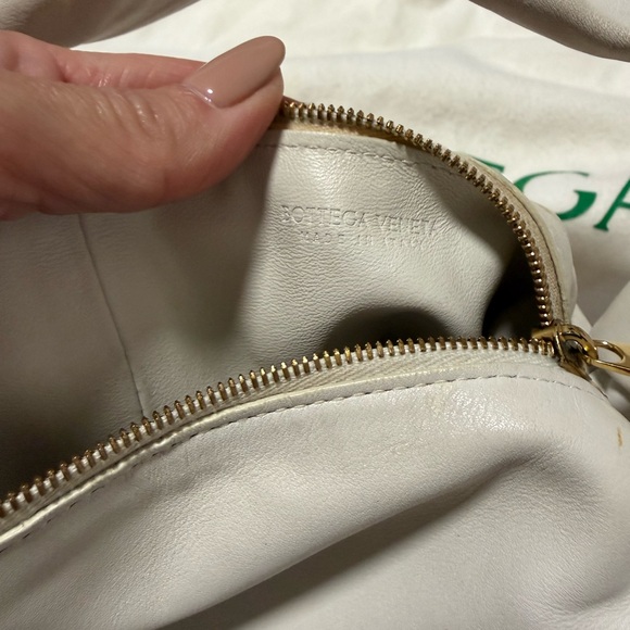 Bottega Veneta Knotted Shoulder Hobo in Light Gray - Picture 7 of 8